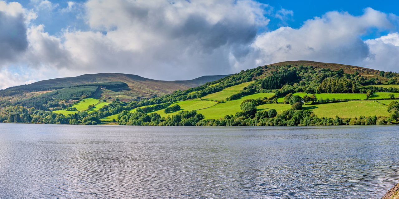The Brecon Beacons Multi-Lighted UFO