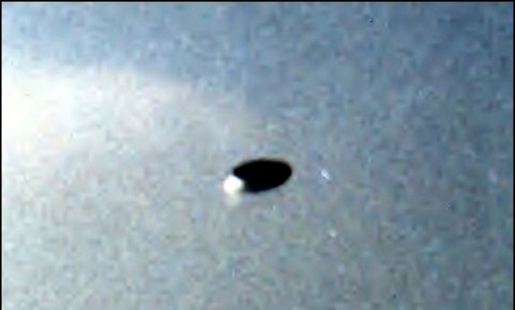 The Hungary UFO Photograph (1996)
