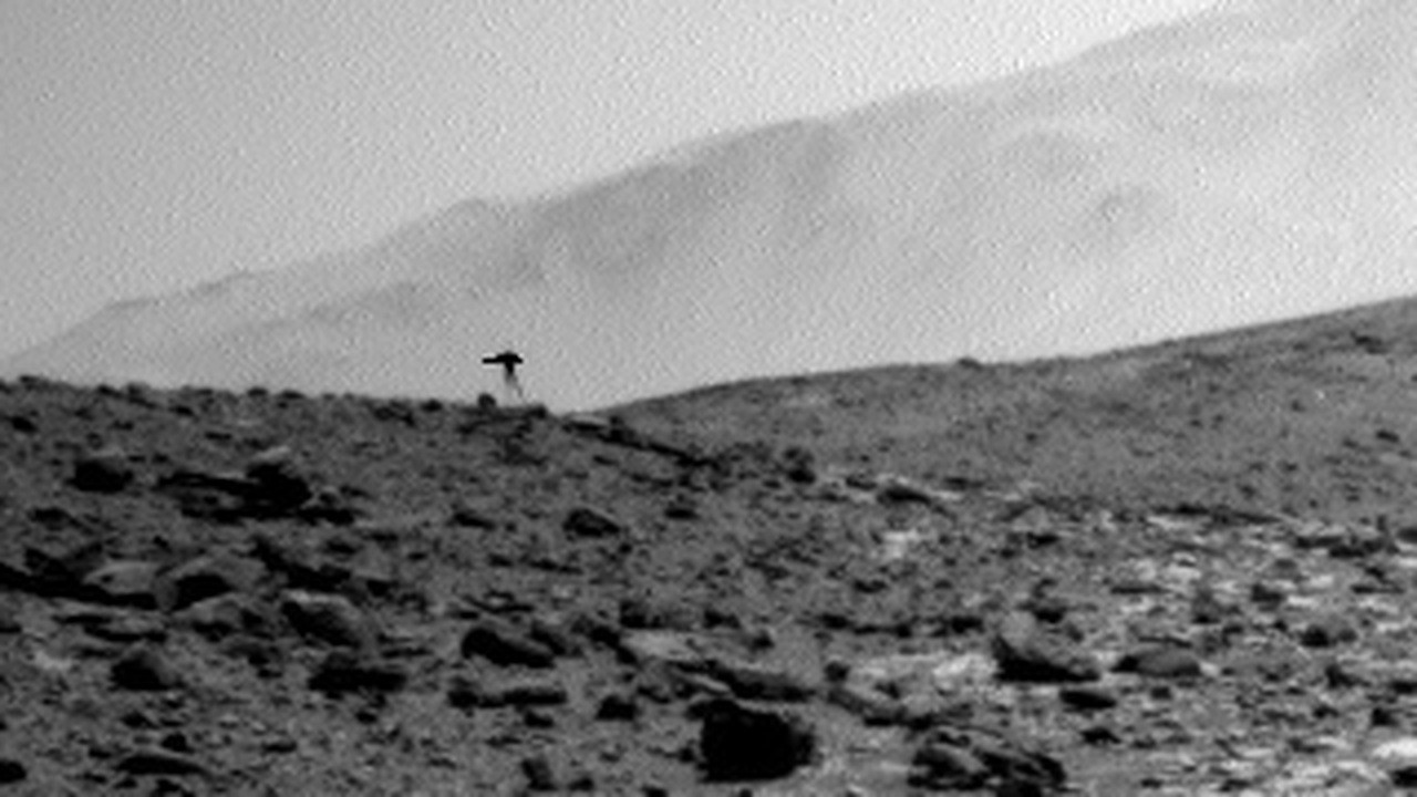 The Gale Crater Ridgeline Object: Curiosity Sol 3924