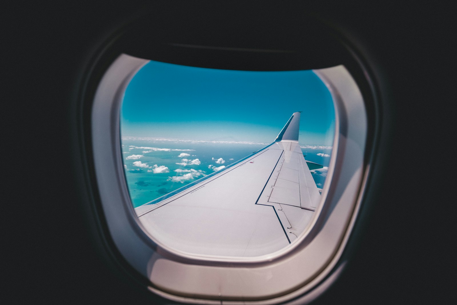 The New York Cylindrical Object Airliner Near-Miss