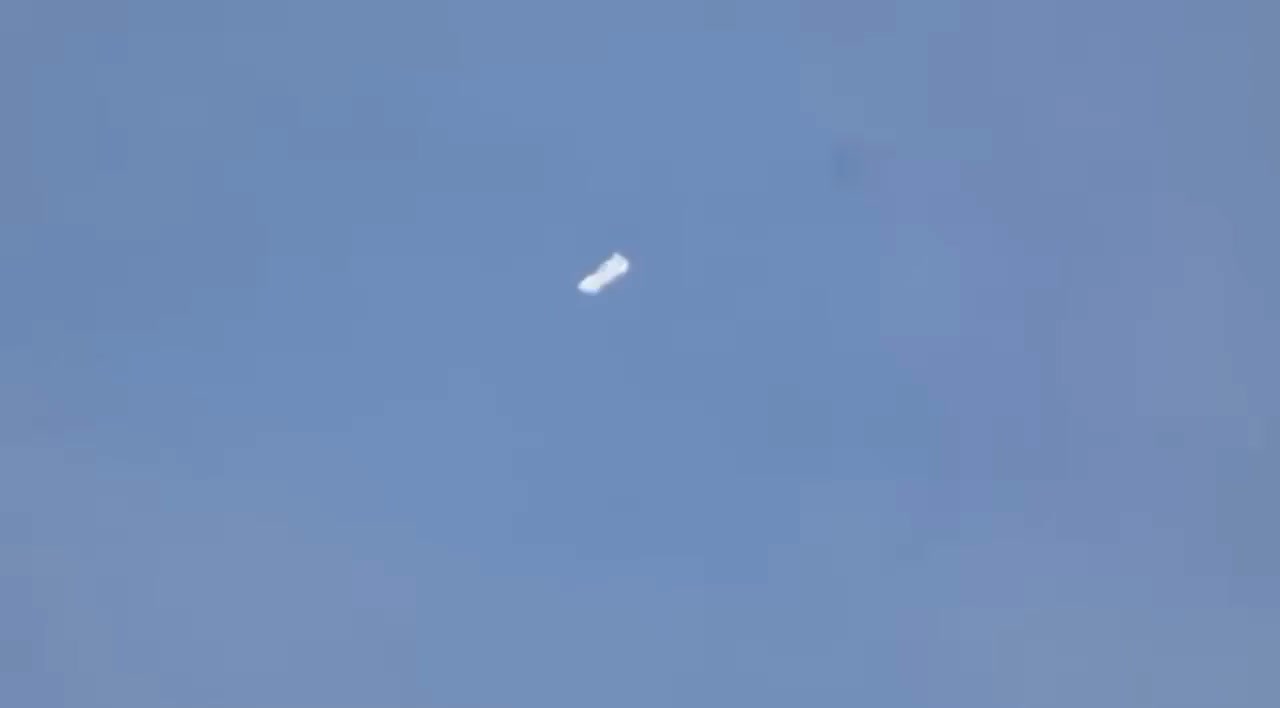A White Cylinder Over Pomona, California (4 April 2026)